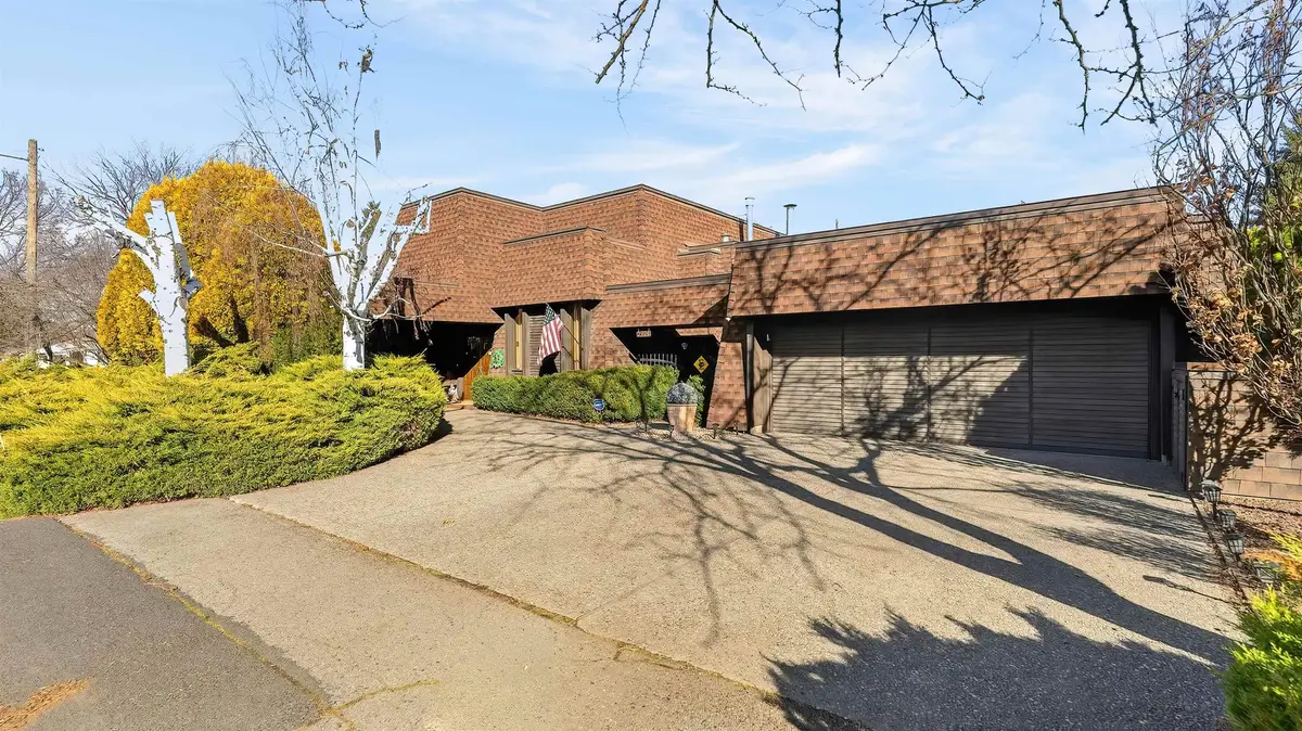 2904 N Maple Rd, Millwood, WA 99212 - #1