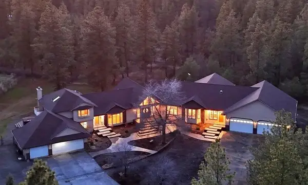 12912 E Gibbs Rd, Mica, WA 99023