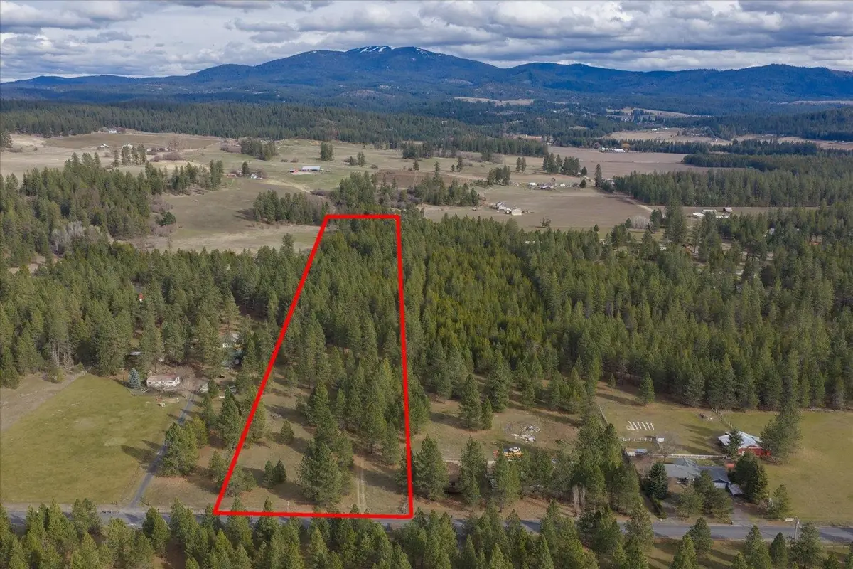 28202 N Bruce Rd, Chattaroy, WA 99003 - #1