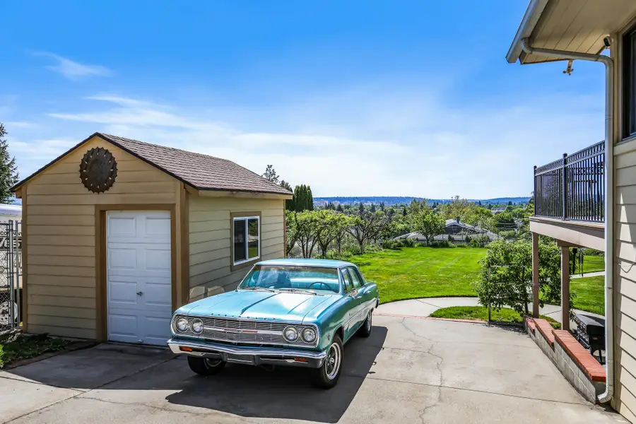 1509 W Courtland Ave, Spokane, WA 99205 - #2