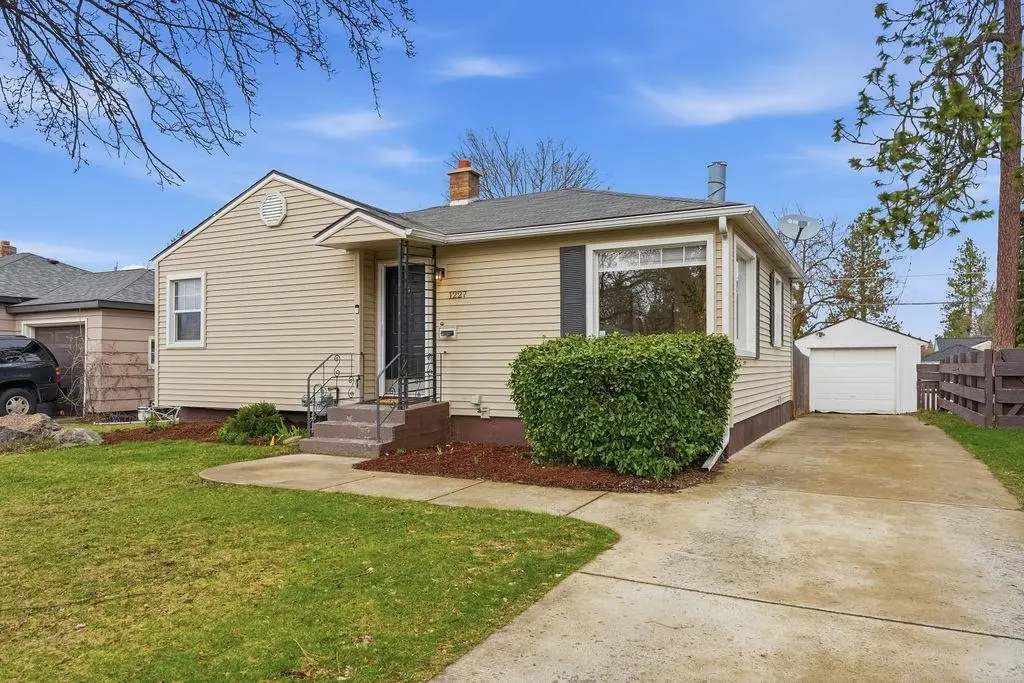 1227 E 40th Ave, Spokane, WA 99203 - #1