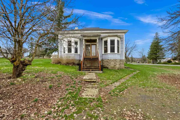 203 E Chestnut St, Farmington, WA 99128