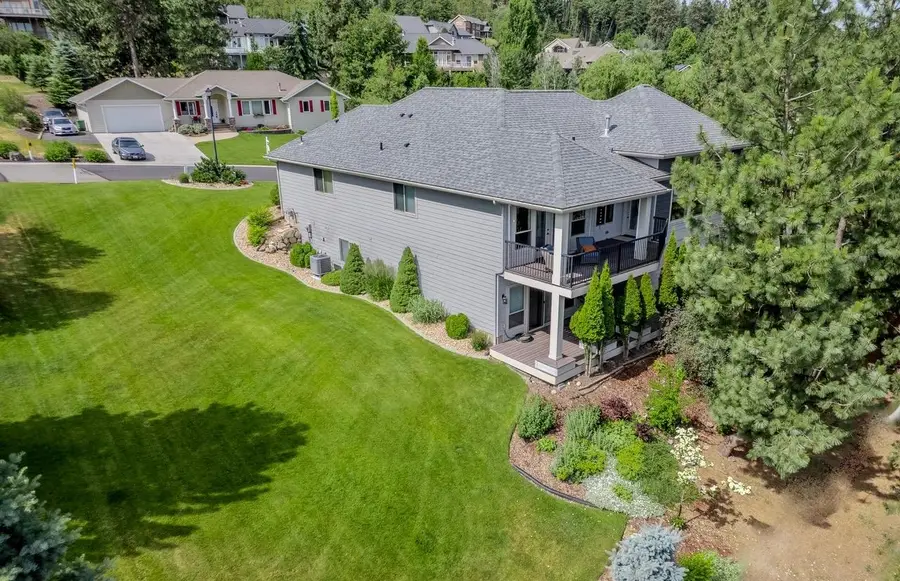 10532 Edna Ln, Spokane, WA 99218 - #2