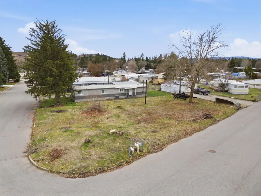 112 S Bell St, Greenacres, WA 99016 - #2