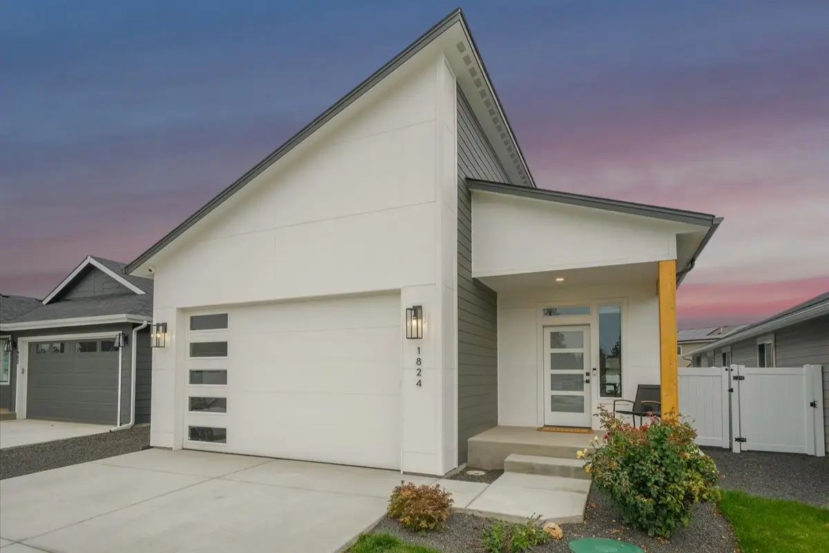 1824 N Jakeman Ct, Greenacres, WA 99016 - #1