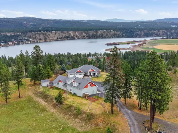 18528 N Valley Rd, Nine Mile Falls, WA 99026