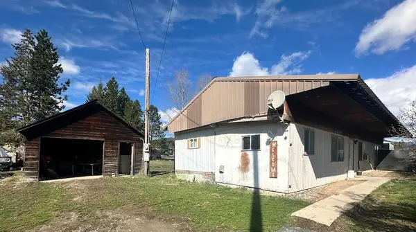 216 Mckay St, Ione, WA 99139