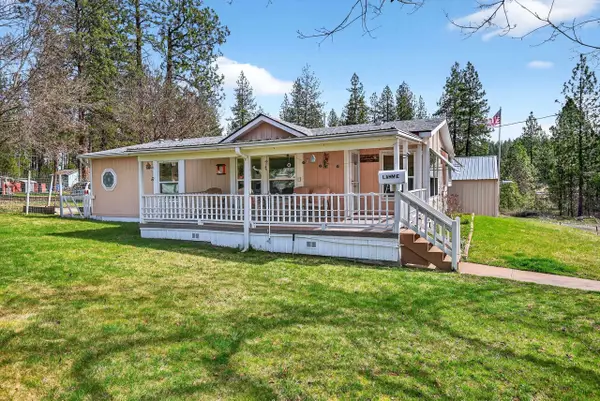 25722 N Chattaroy Cir, Chattaroy, WA 99003