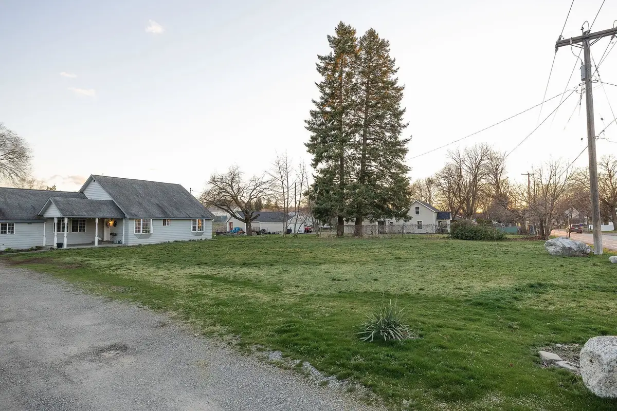 11402 E 4th Ave, Spokane Valley, WA 99206 - #1