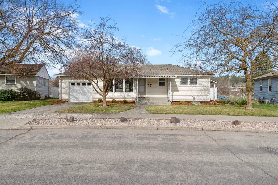 5911 N Ridgeview Pl, Spokane, WA 99205 - #3