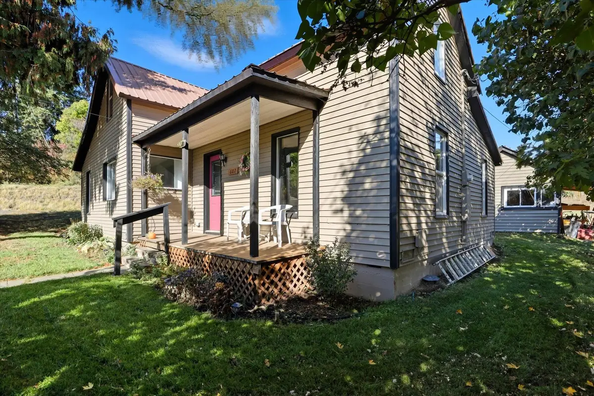 602 W Bartlett St, Oakesdale, WA 99158 - #1