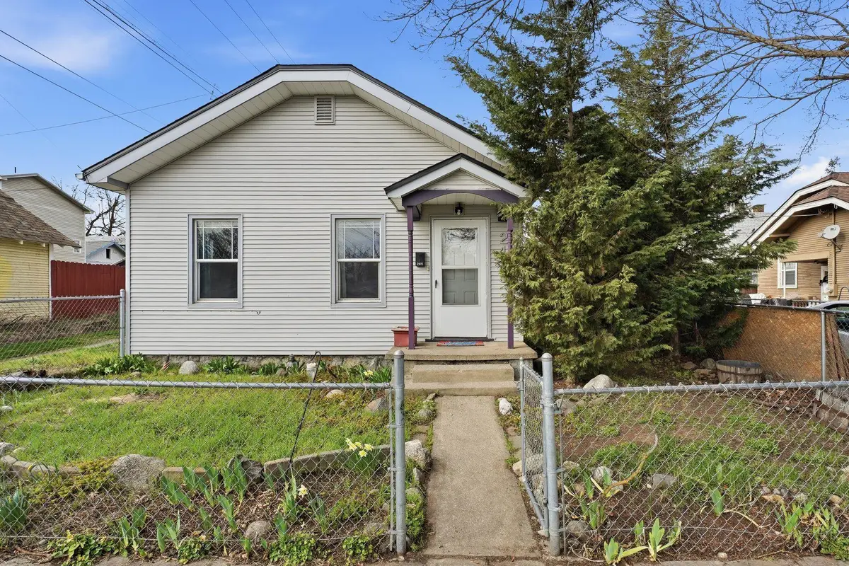 2415 N Adams Ave, Spokane, WA 99025 - #1