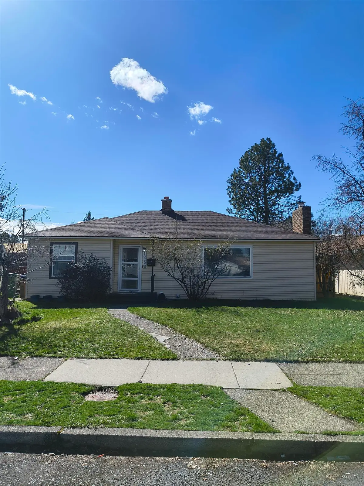 1026 E Crown Ave, Spokane, WA 99207 - #1