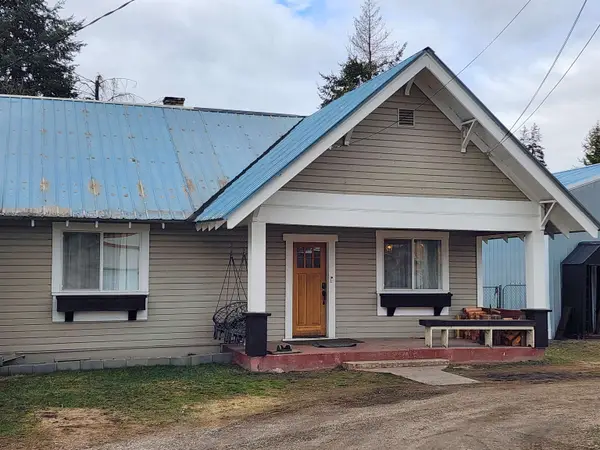 4003 Cedar St, Loon Lake, WA 99148
