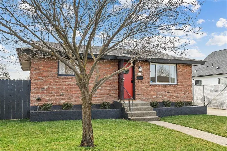 2024 E Nebraska Ave, Spokane, WA 99207 - #3