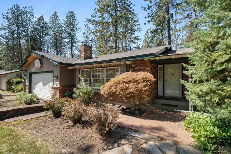 912 W Bellwood Dr, Spokane, WA 99218 - #2