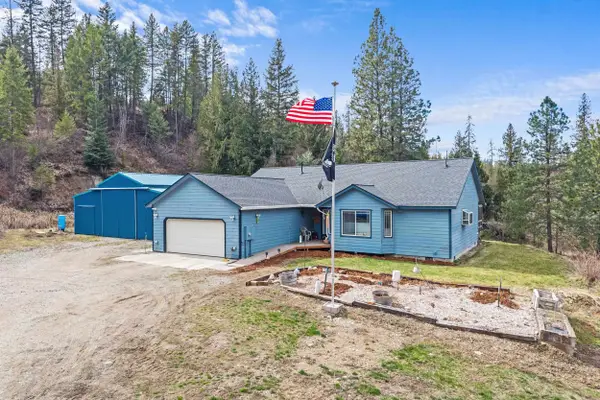 1527 Pingston Creek Rd, Kettle Falls, WA 99141
