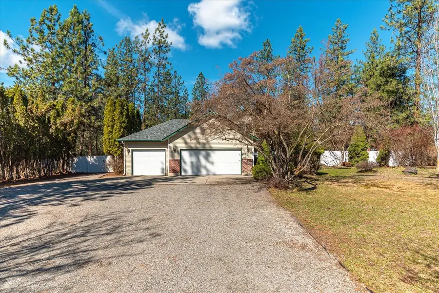 17376 N Meadowview Ln, Nine Mile Falls, WA 99026 - #2