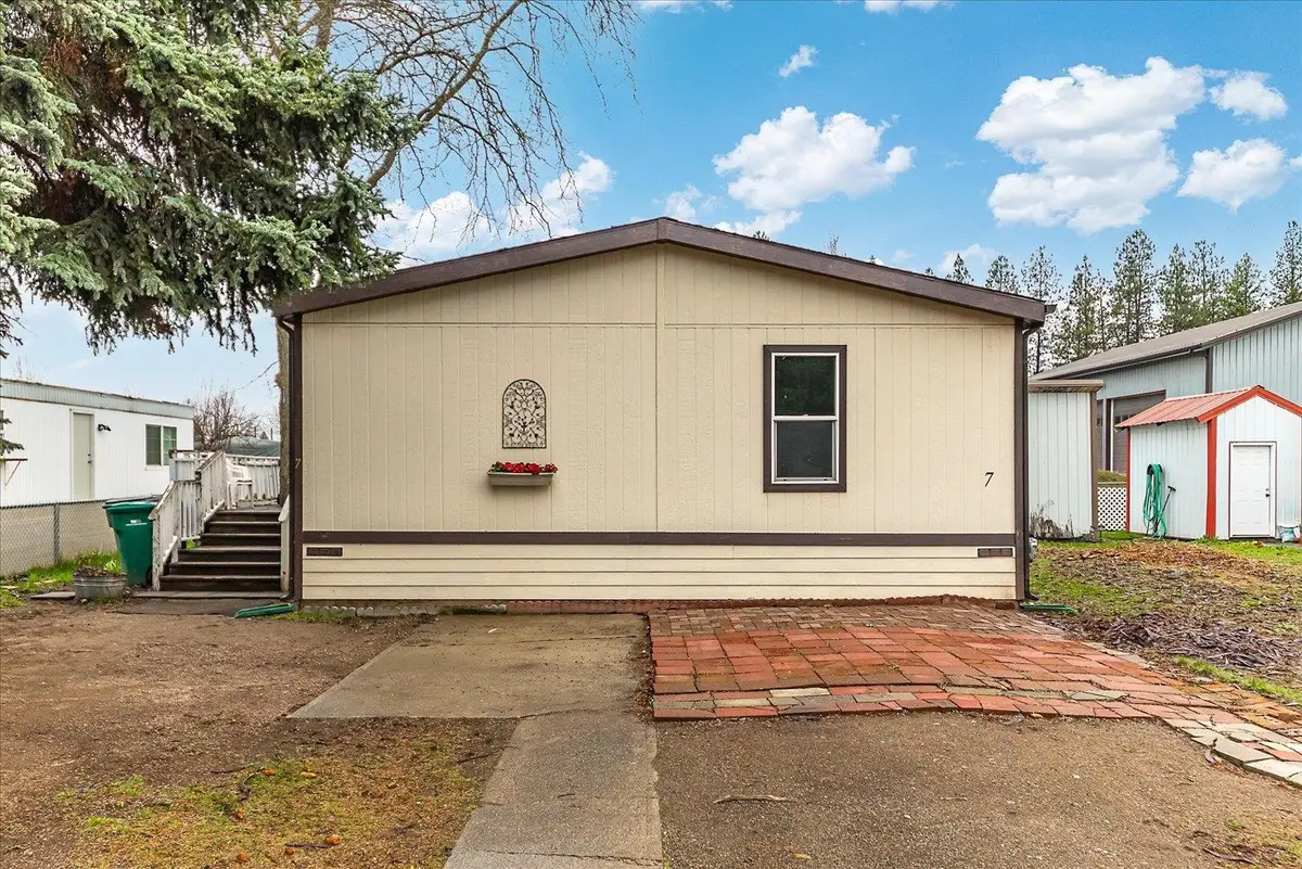 3925 E Farwell Rd, Mead, WA 99021 - #1