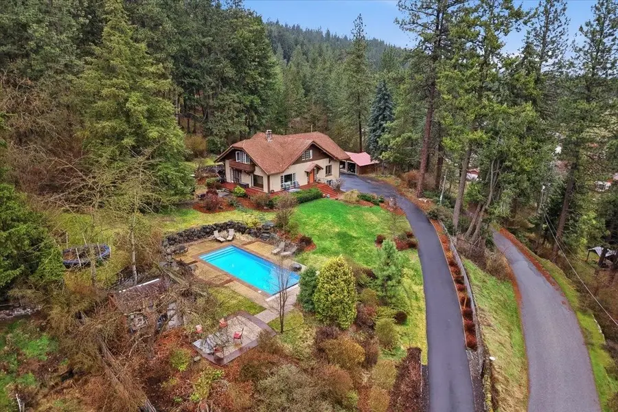 9227 N Mountain View Ln, Spokane, WA 99218 - #2