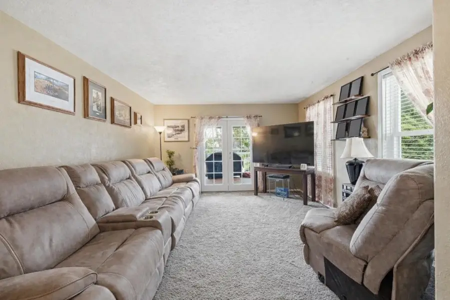 227 E Stringham Rd, Rockford, WA 99030 - #3