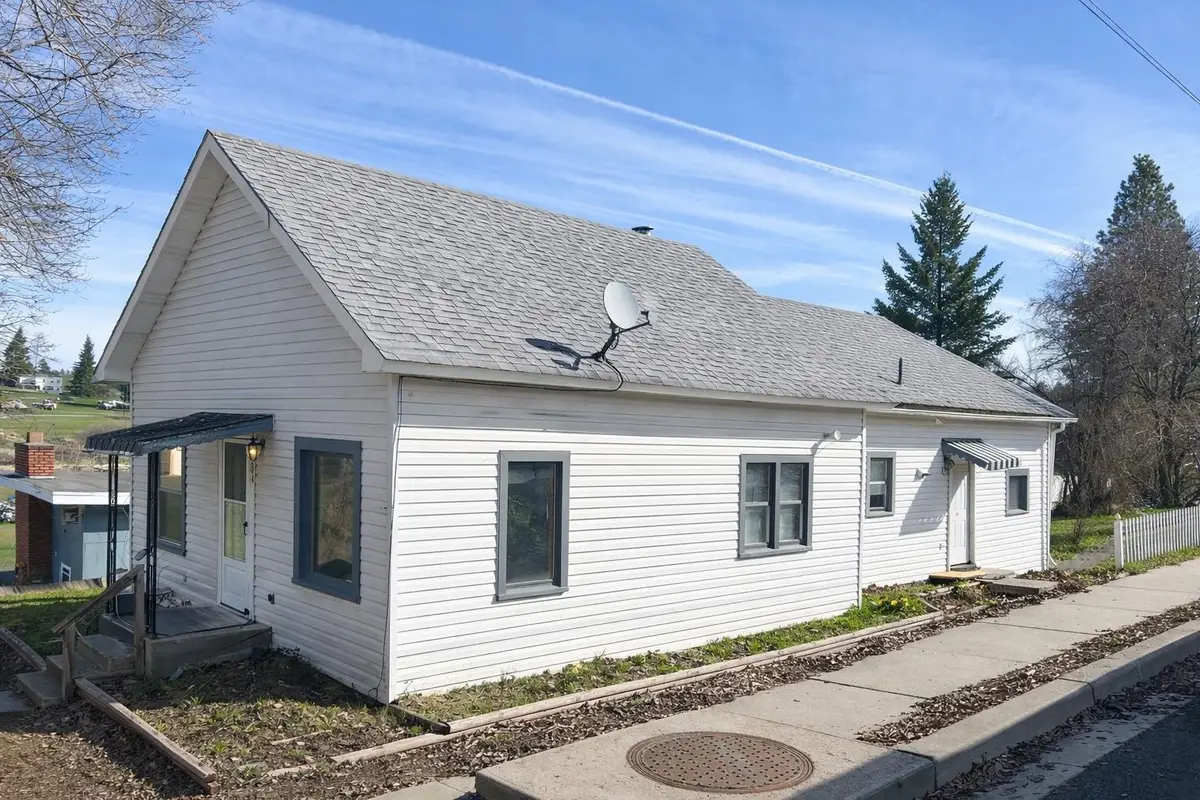 204 N Howard St, Tekoa, WA 99033 - #1