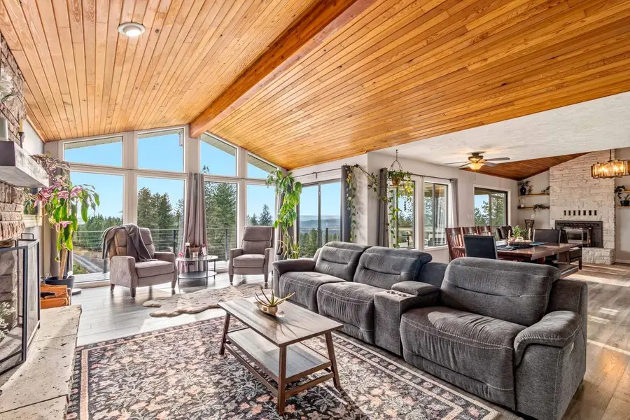 16740 E Foothills Dr, Spokane, WA 99217 - #3