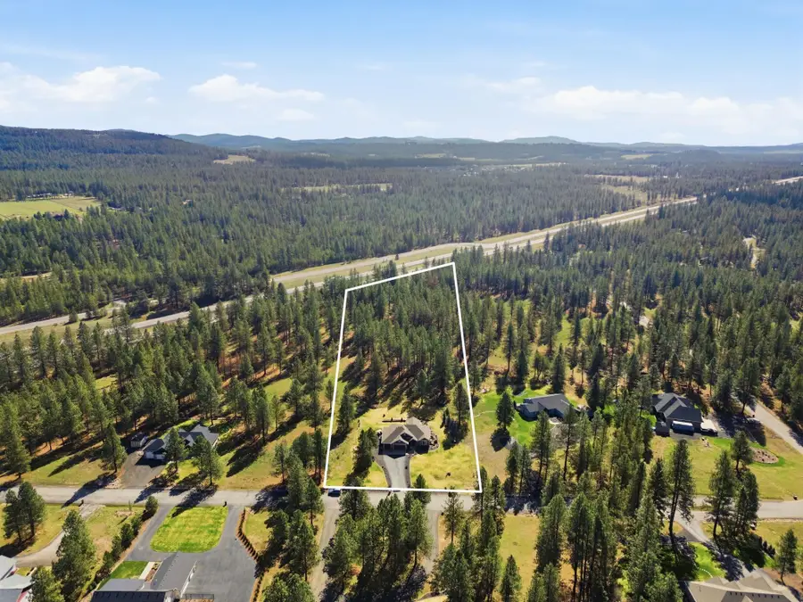 3410 E Elena Ln, Chattaroy, WA 99003 - #3