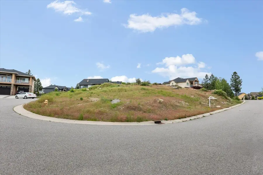 8321 E Black Oak Ln, Spokane, WA 99217 - #3