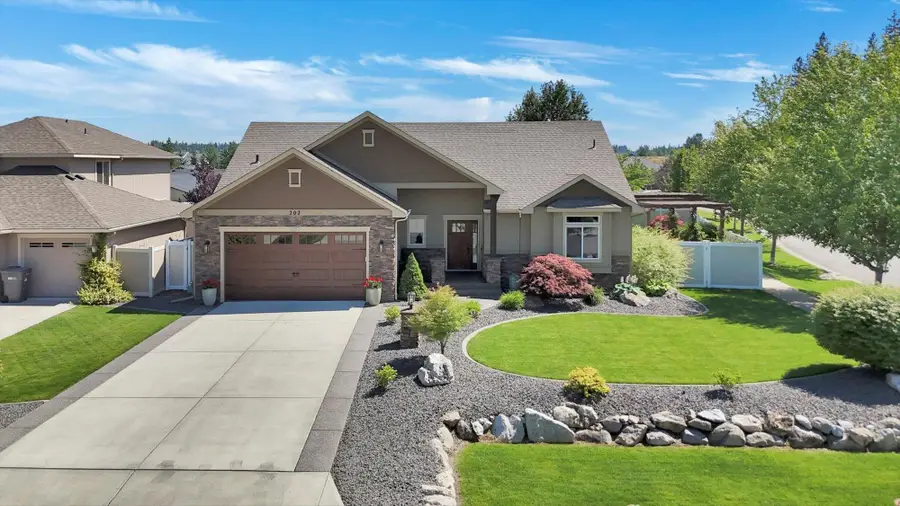 202 E Alexa Ct, Spokane, WA 99208 - #2