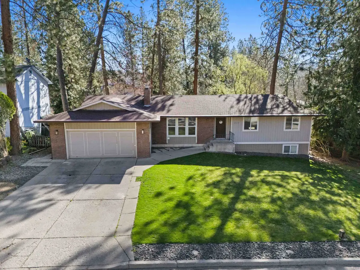 4725 S Bates Rd, Spokane Valley, WA 99206 - #1