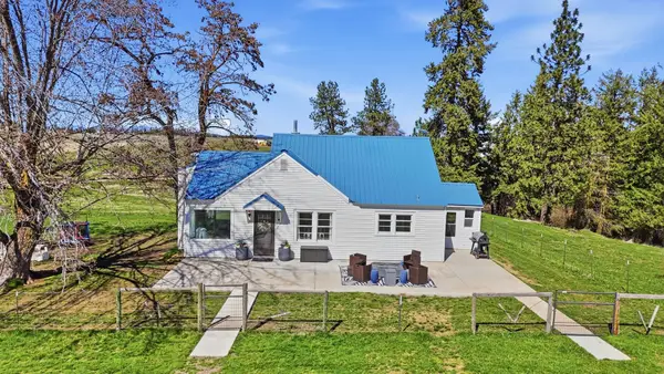 24416 N Orchard Bluff Rd, Chattaroy, WA 99003
