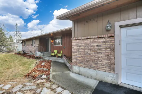 12301 W Sunridge Dr, Nine Mile Falls, WA 99026