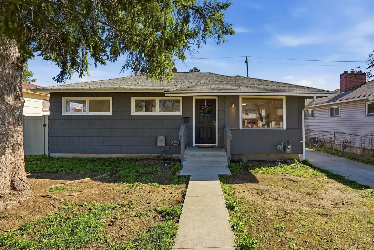 822 E Garland Ave, Spokane, WA 99207 - #1