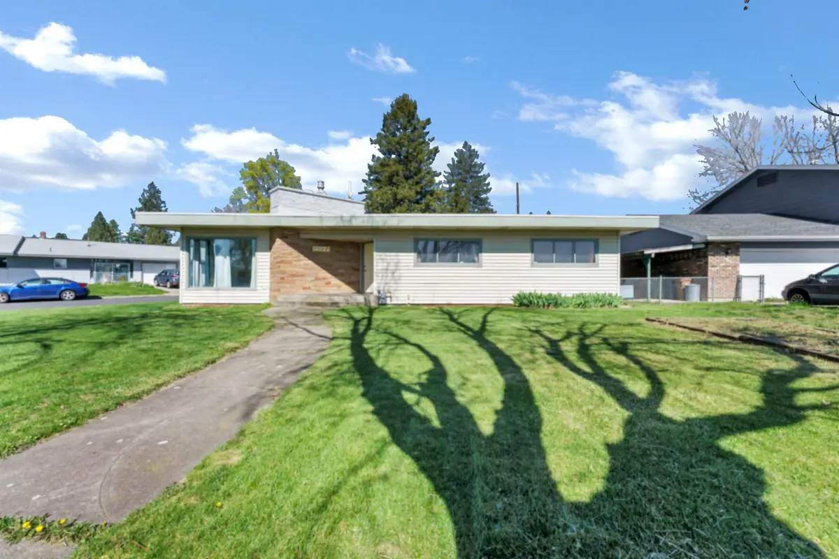 4024 W Northwest Blvd, Spokane, WA 99205 - #1