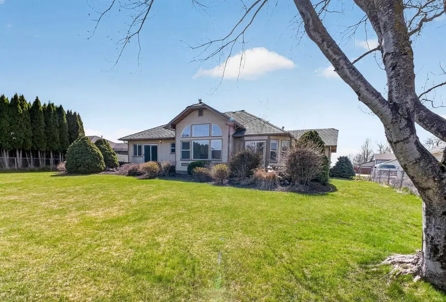 1613 E 6th St, Deer Park, WA 99006 - #2