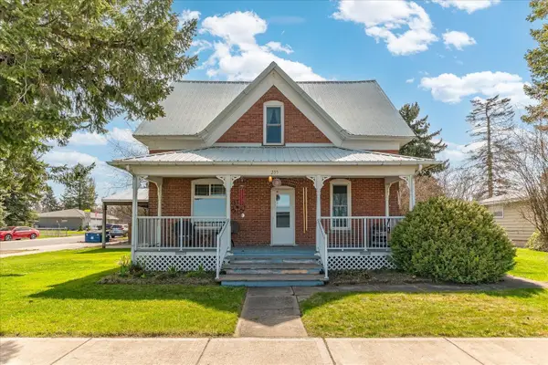 255 E Broadway Ave, Reardan, WA 99209