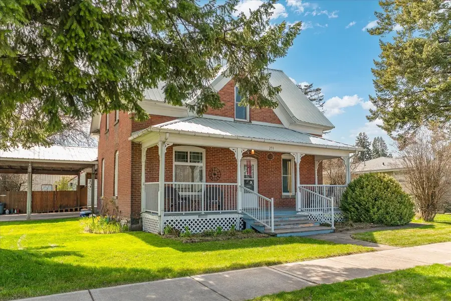 255 E Broadway Ave, Reardan, WA 99209 - #2