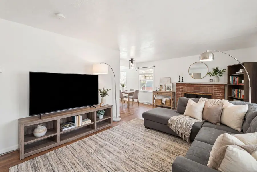 827 E Courtland Ave, Spokane, WA 99207 - #2