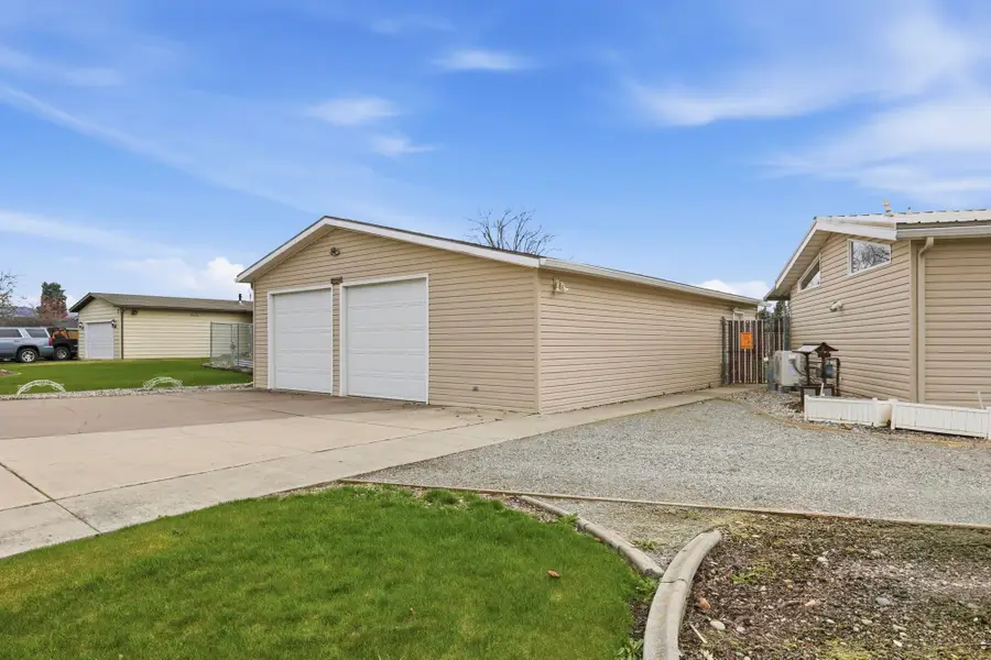 18720 E Fairview Ct, Spokane Valley, WA 99027 - #3