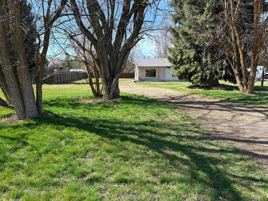 107 N Fir St, Deer Park, WA 99006 - #3