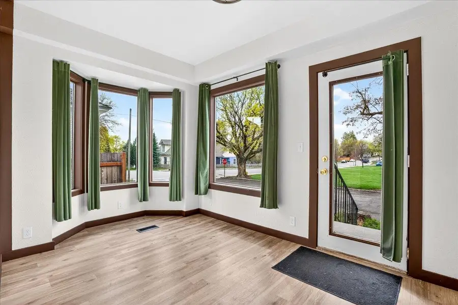 112 N College St, Tekoa, WA 99033 - #3