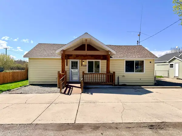 609 N Columbia Ave, Deer Park, WA 99006