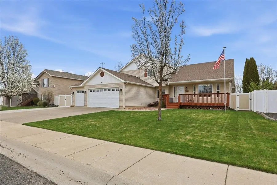 810 E Collin Ave, Medical Lake, WA 99022 - #2