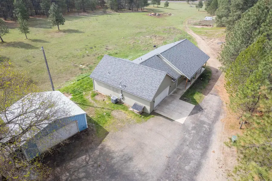 27509 N Perry Rd, Chattaroy, WA 99003 - #2