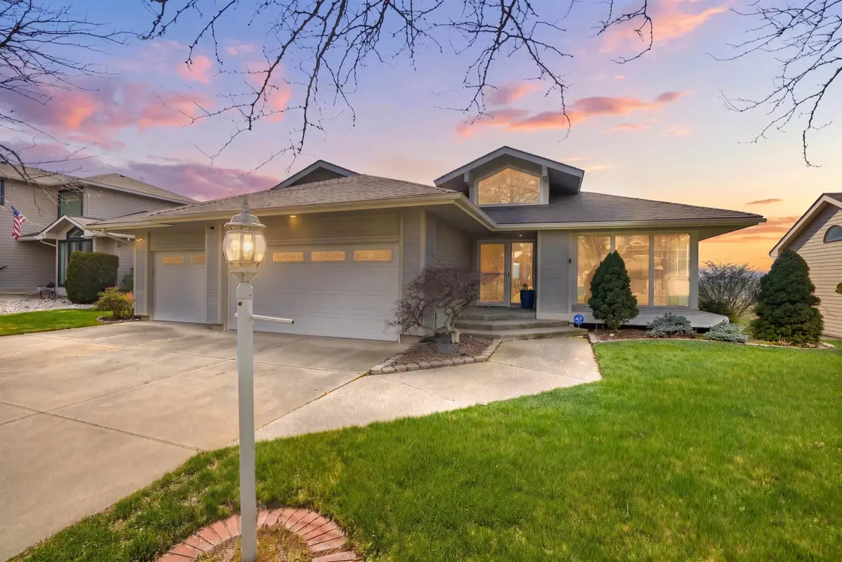 6407 N Park View Ln, Spokane, WA 99205 - #1