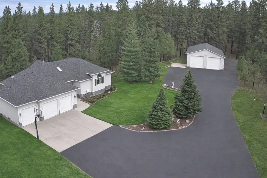 1807 S Deep Creek Ct, Medical Lake, WA 99022 - #2