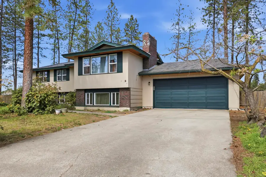 318 W Spruce Ct, Spokane, WA 99218 - #2