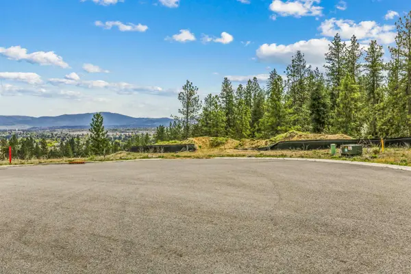 5101 N Scenic Ln, Spokane, WA 99212