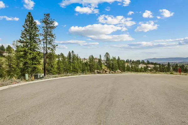 5102 N Scenic Ln, Spokane, WA 99212